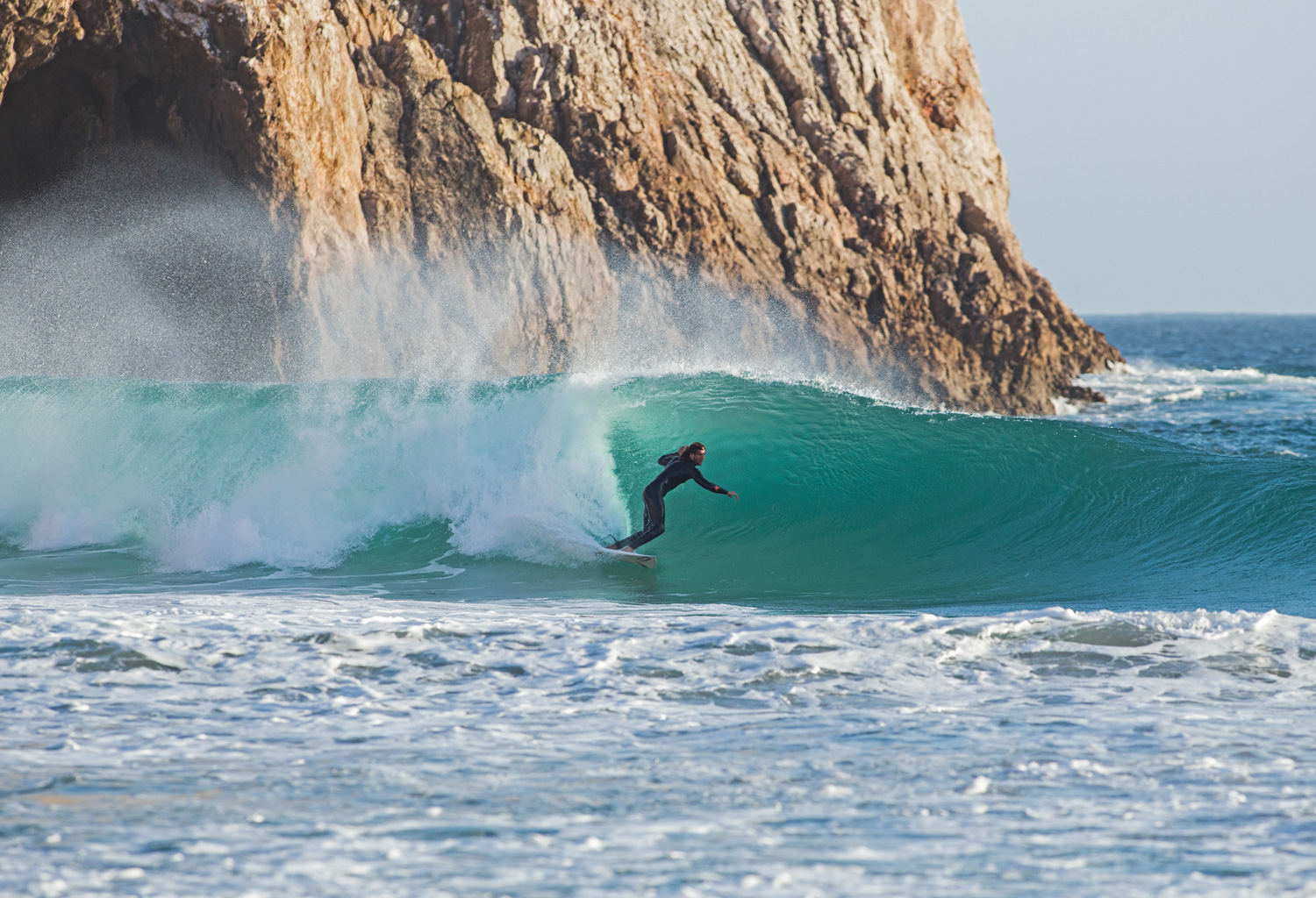Surfcamps in Portugal Barrel Surfen